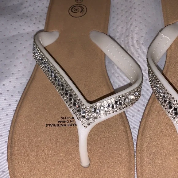 Sparkly white thong sandals size 7/8 - Picture 6 of 11